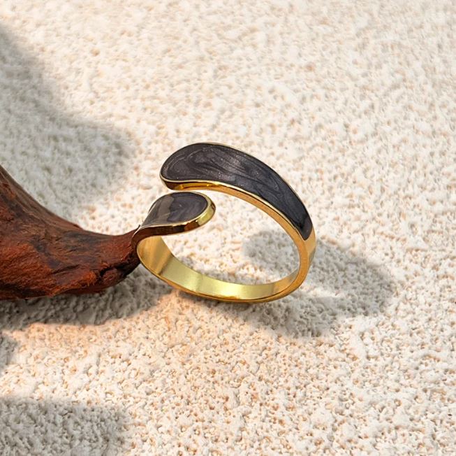 bague nacrée noire